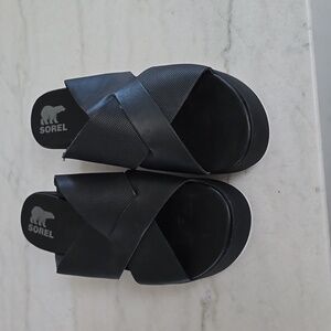 New, Cameron Platform Mule, black. 11